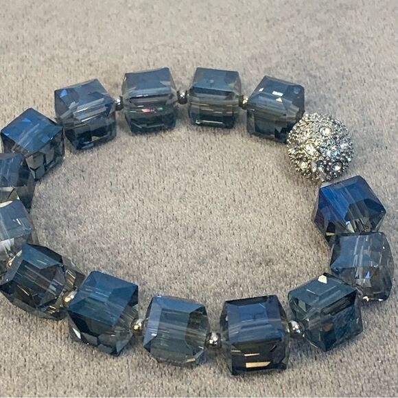 BLUE Geo cube square rhinestone bracelet magnetic closure costume jewellery - Picture 8 of 8